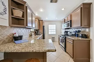 2009 Neumann Dr, Galveston, TX 77551 - Photo 15