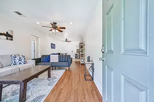 2009 Neumann Dr, Galveston, TX 77551 - Photo 11