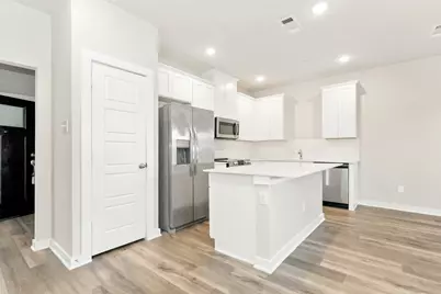 341 N Centro Circle, Shenandoah, TX 77385 - Photo 5