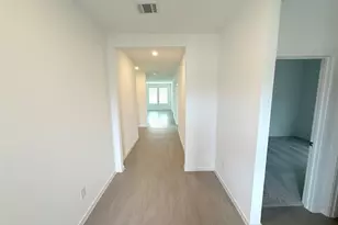 423 Amy St, Angleton, TX 77515 - Photo 3