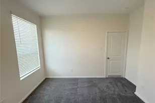 423 Amy St, Angleton, TX 77515 - Photo 11
