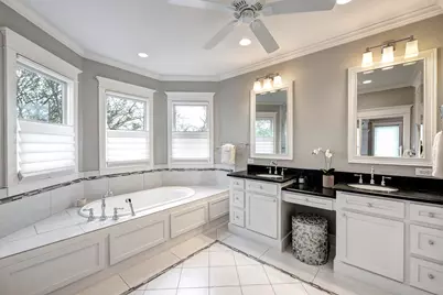 310 W 17th Street, Houston, TX 77008 - Photo 23