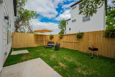 778 Mansfield St, Houston, TX 77091 - Photo 27