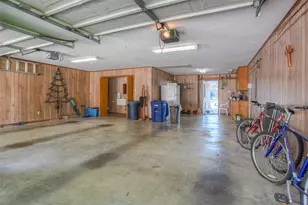 2008 Wickersham Dr, Huntsville, TX 77340 - Photo 49