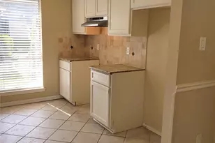 2515 Heritage Colony Dr, Webster, TX 77598 - Photo 7
