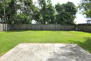 2515 Heritage Colony Dr, Webster, TX 77598 - Photo 13