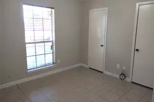2515 Heritage Colony Dr, Webster, TX 77598 - Photo 11