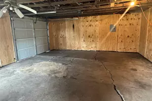 1130 W Broad St, Freeport, TX 77541 - Photo 27