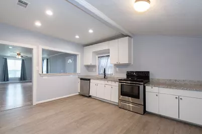 1130 W Broad Street, Freeport, TX 77541 - Photo 11