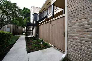 720 Bering Dr, Houston, TX 77057 - Photo 1