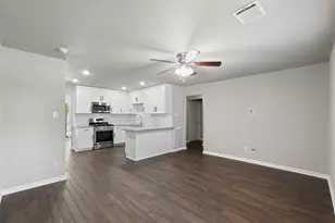 709 E 41st St, Houston, TX 77022 - Photo 9