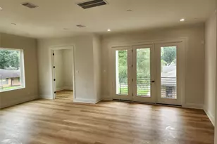 10926 Ivyridge Rd, Houston, TX 77043 - Photo 9