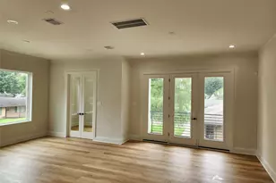 10926 Ivyridge Rd, Houston, TX 77043 - Photo 19