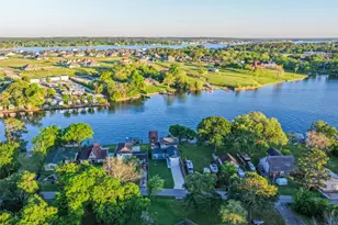 10880 Circle Dr, Willis, TX 77318 - Photo 41