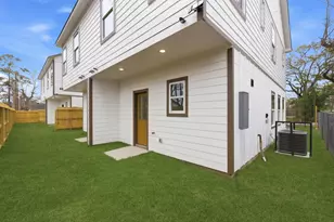8408 Darien St, Houston, TX 77028 - Photo 33