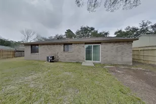 2655 Lark Ln, Humble, TX 77396 - Photo 15