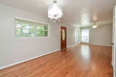 9817 Cedardale Drive, Houston, TX 77055 - Photo 5