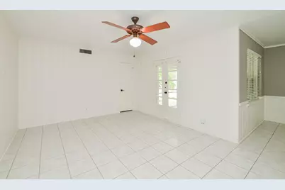 9817 Cedardale Drive, Houston, TX 77055 - Photo 15