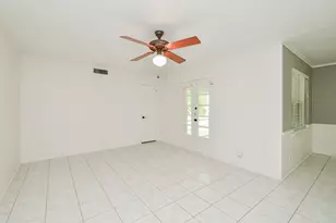 9817 Cedardale Dr, Houston, TX 77055 - Photo 15
