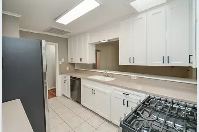 9817 Cedardale Drive, Houston, TX 77055 - Photo 11