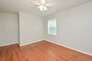 9817 Cedardale Dr, Houston, TX 77055 - Photo 19