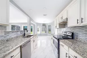 6827 Crystal Point Dr, Katy, TX 77449 - Photo 11