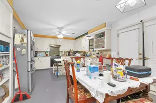 10408 Glennswood Dr, Navasota, TX 77868 - Photo 9