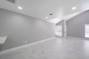 23 Summer Crest Cir, The Woodlands, TX 77381 - Photo 7