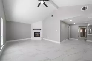 23 Summer Crest Cir, The Woodlands, TX 77381 - Photo 3