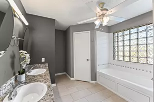 2003 Trixie Ln, Houston, TX 77042 - Photo 13