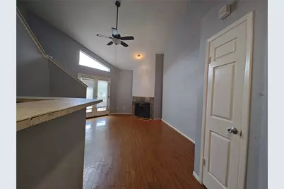 10855 Meadowglen Lane #928, Houston, TX 77042 - Photo 11