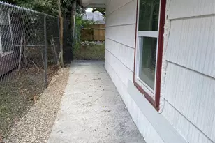 6031 Glenhurst Dr, Houston, TX 77033 - Photo 3