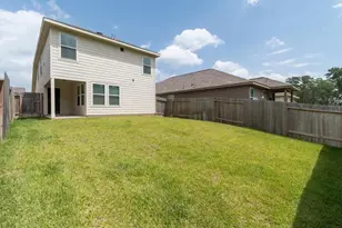 405 N Meadows Dr, Willis, TX 77378 - Photo 3