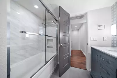 8954 Chatsworth Drive, Houston, TX 77024 - Photo 27