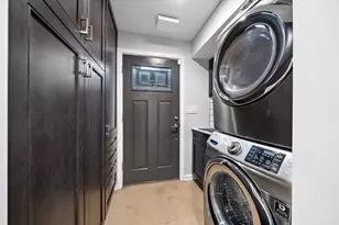 8954 Chatsworth Dr, Houston, TX 77024 - Photo 15