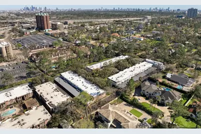 8954 Chatsworth Drive, Houston, TX 77024 - Photo 35