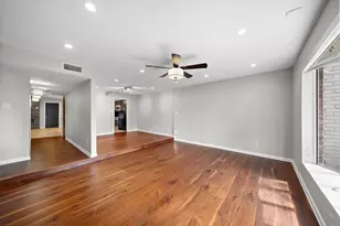 8954 Chatsworth Dr, Houston, TX 77024 - Photo 5