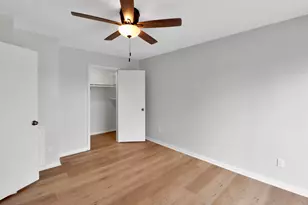 7047 Bissonnet St, Houston, TX 77074 - Photo 11