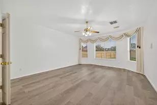 2103 5 Iron Dr, Houston, TX 77089 - Photo 5