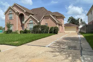 2103 5 Iron Dr, Houston, TX 77089 - Photo 3