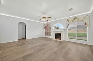 2103 5 Iron Dr, Houston, TX 77089 - Photo 13