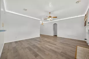 2103 5 Iron Dr, Houston, TX 77089 - Photo 11