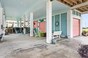 943 Palm Ridge Dr, Crystal Beach, TX 77650 - Photo 33