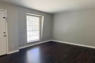 2102 5th Ave N, Texas City, TX 77590 - Photo 3