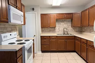 2102 5th Ave N, Texas City, TX 77590 - Photo 5