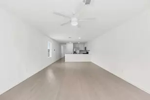 252 Houston Ave, Angleton, TX 77515 - Photo 15