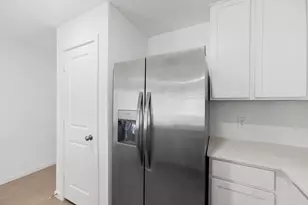 252 Houston Ave, Angleton, TX 77515 - Photo 9