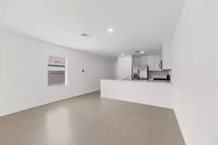 252 Houston Ave, Angleton, TX 77515 - Photo 17