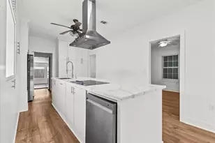 7013 Corsicana St, Houston, TX 77020 - Photo 5