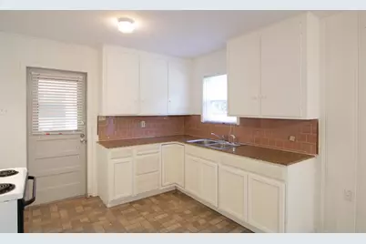 3610 W Davis, Conroe, TX 77304 - Photo 15
